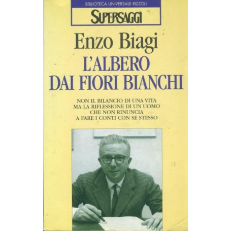 L'albero dai fiori bianchi