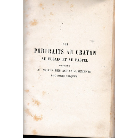 Les portraits au crayon au fusain et au paste