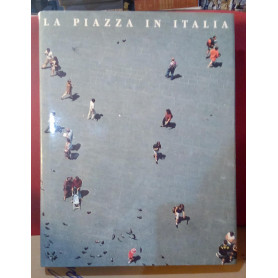 La piazza in Italia.